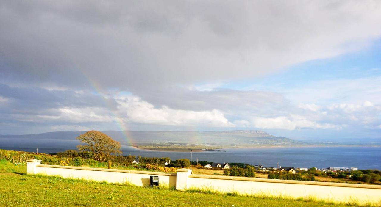 Foyle View Cabin Hotell Greencastle  Exteriör bild